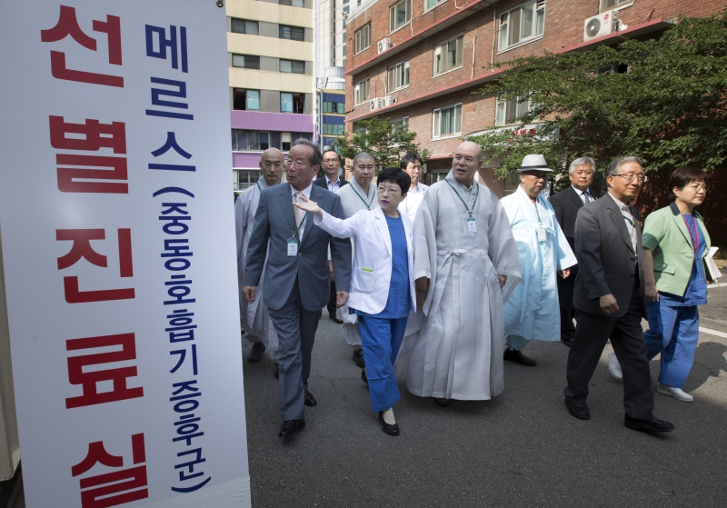 2015.06.29_국립중앙의료원 메르스 극복 의료진 격려 (7)